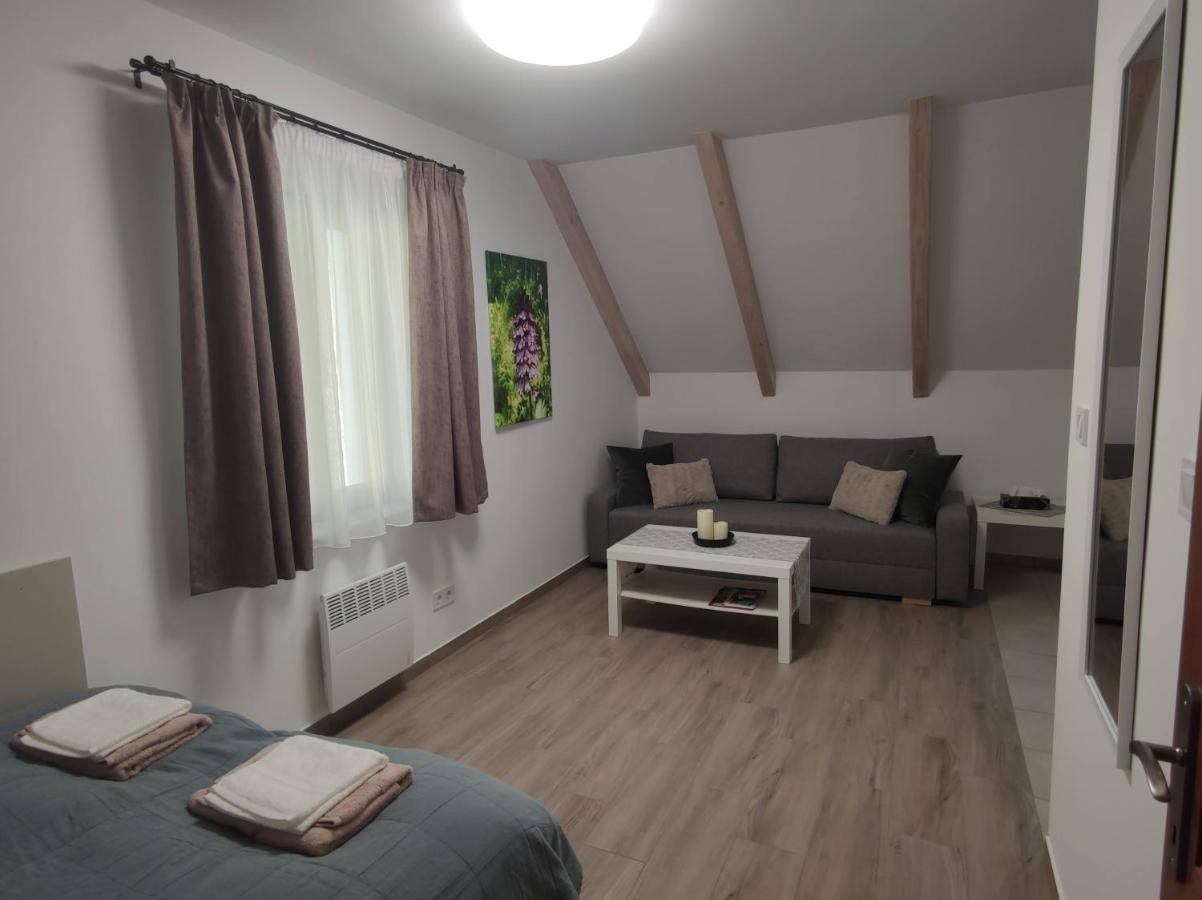Ferienwohnung Kosbor Vendeghaz Monoszlo Exterior foto